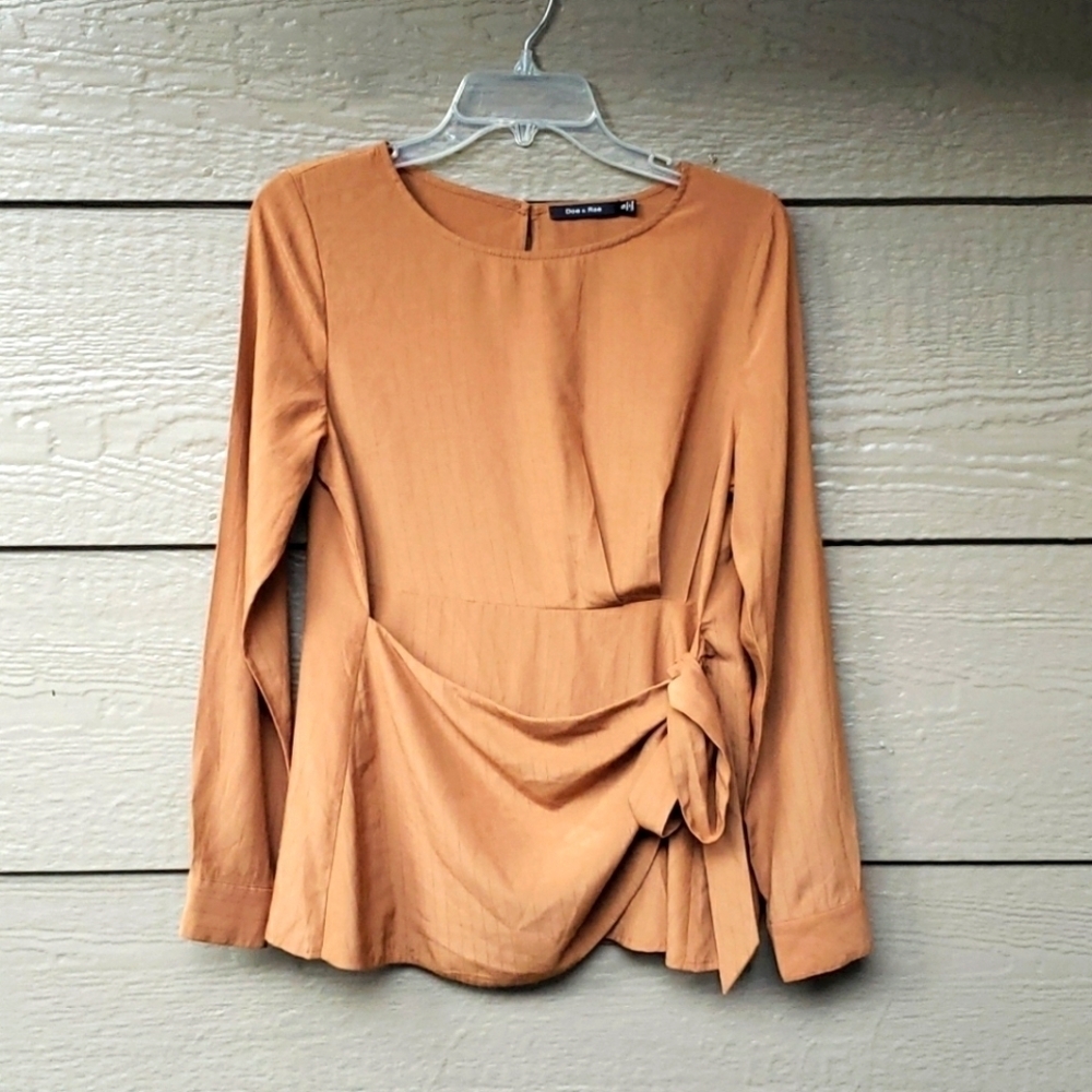 Doe & Rae tan faux tie front  wrap top S